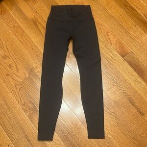 Alo Yoga black tights. Size Medium. Inseam 28”. Excellent condition.